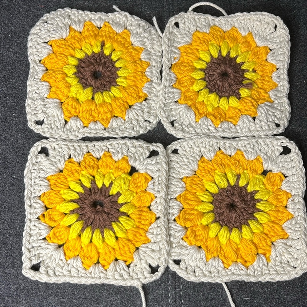 4 granny squares sunflower